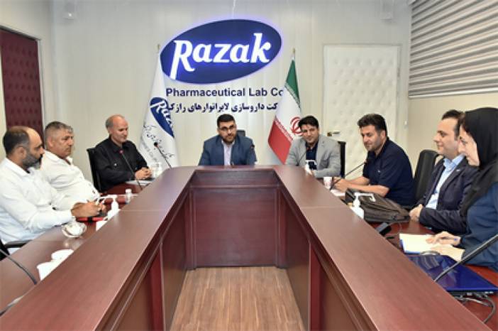 جلسه تغییر وضعیت کارکنان لابراتوارهای رازک باحضور دکتر خورشیدوند برگزار شد