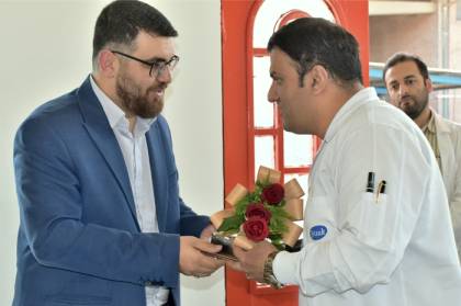 تجلیل از خانواده معظم شهدا به مناسبت هفته دفاع مقدس