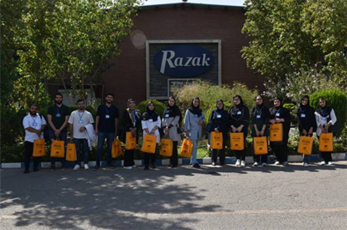 بازدید دانشجویان داروسازی از لابراتوارهای رازک